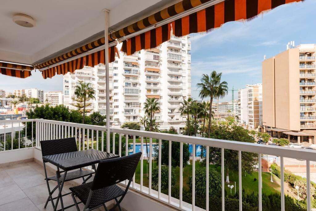 Appartement Amplio Con Vistas Al Mar Y Piscina En Benalmádena Extérieur photo