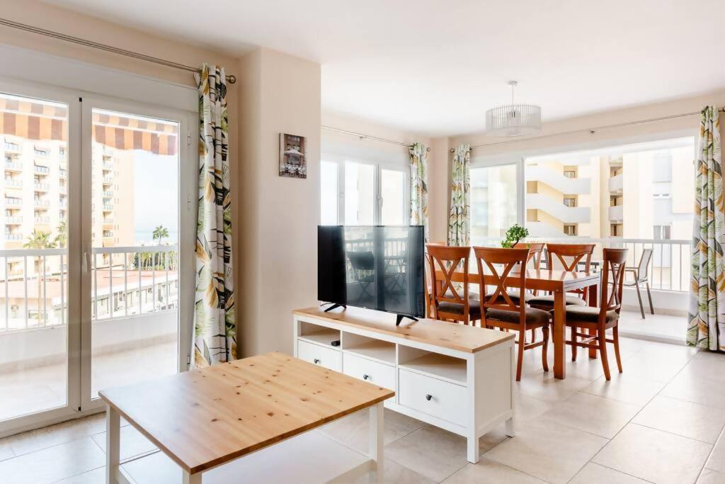 Appartement Amplio Con Vistas Al Mar Y Piscina En Benalmádena Extérieur photo