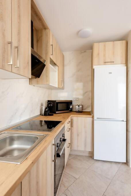 Appartement Amplio Con Vistas Al Mar Y Piscina En Benalmádena Extérieur photo
